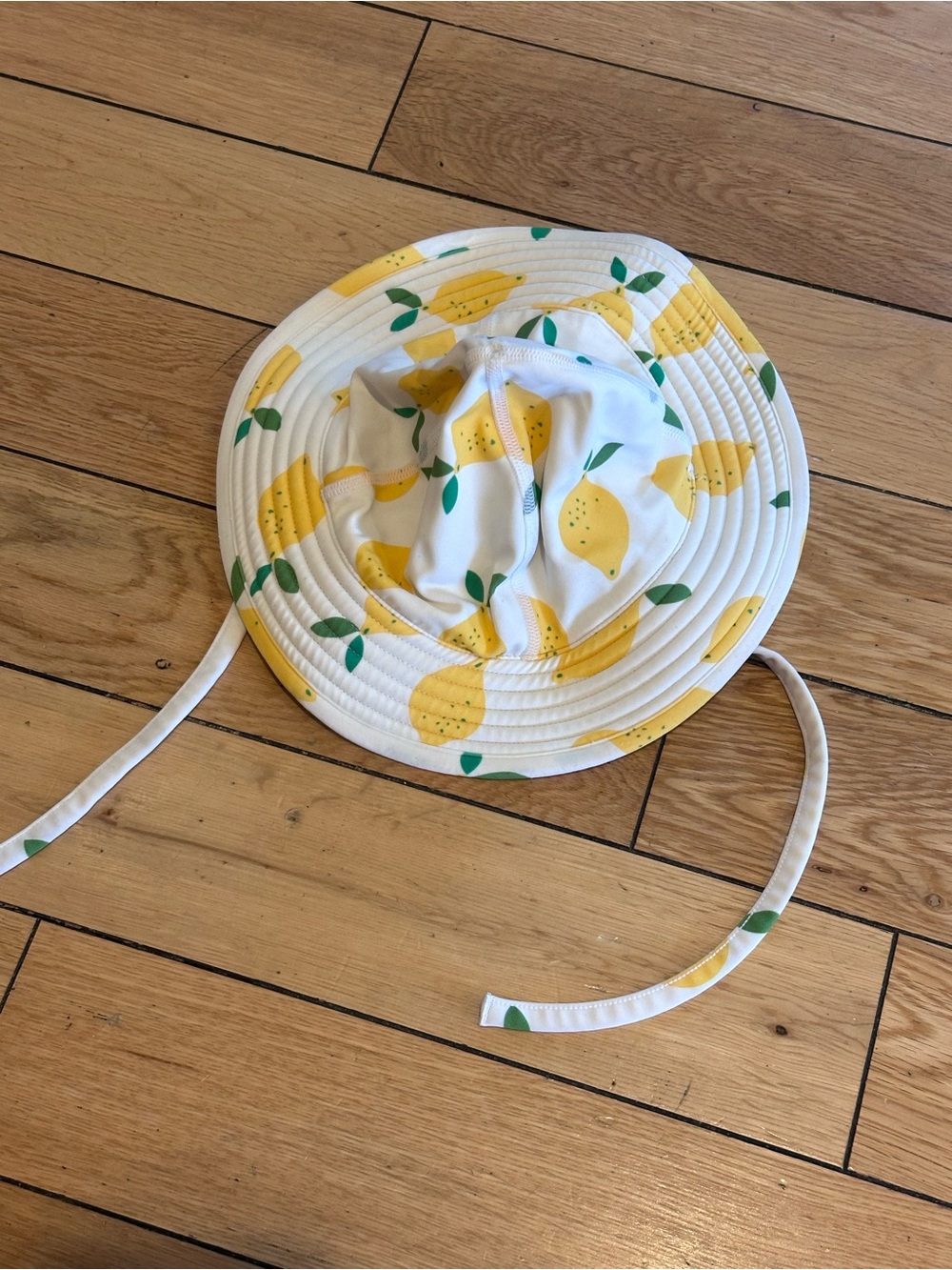 Hanna Andersson White Sun Hat with Yellow Lemon Print and Green Leaves